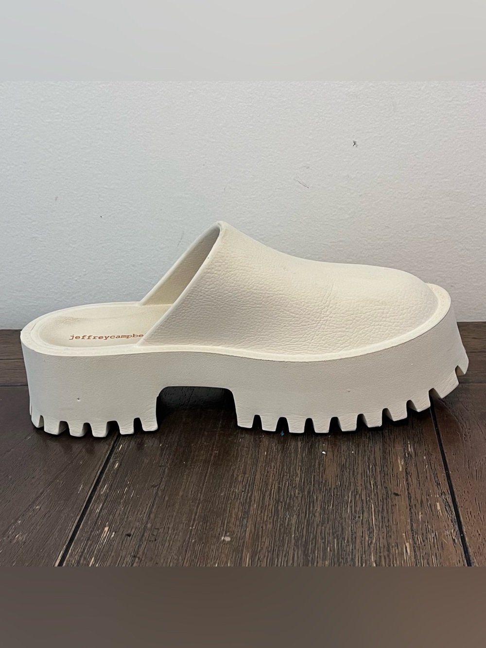 Jeffrey Campbell White Clogge Mule Lug Sole Womens 7 - Picture 3 of 9